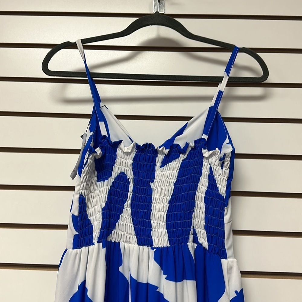 NWT Women’s White/Blue Print Maxi Dress -Size One Size (Small/Medium) - Picture 5 of 8